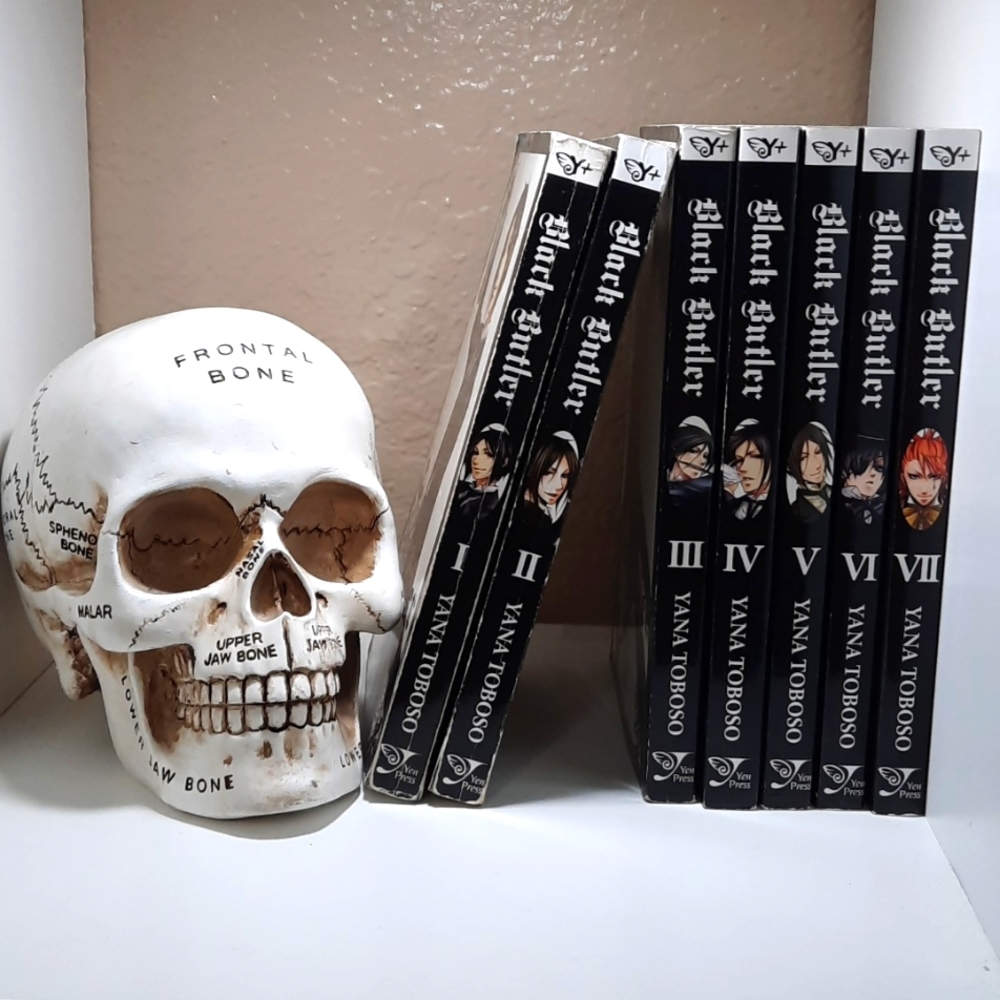 Black Butler Manga Volumes 1-7 Set.